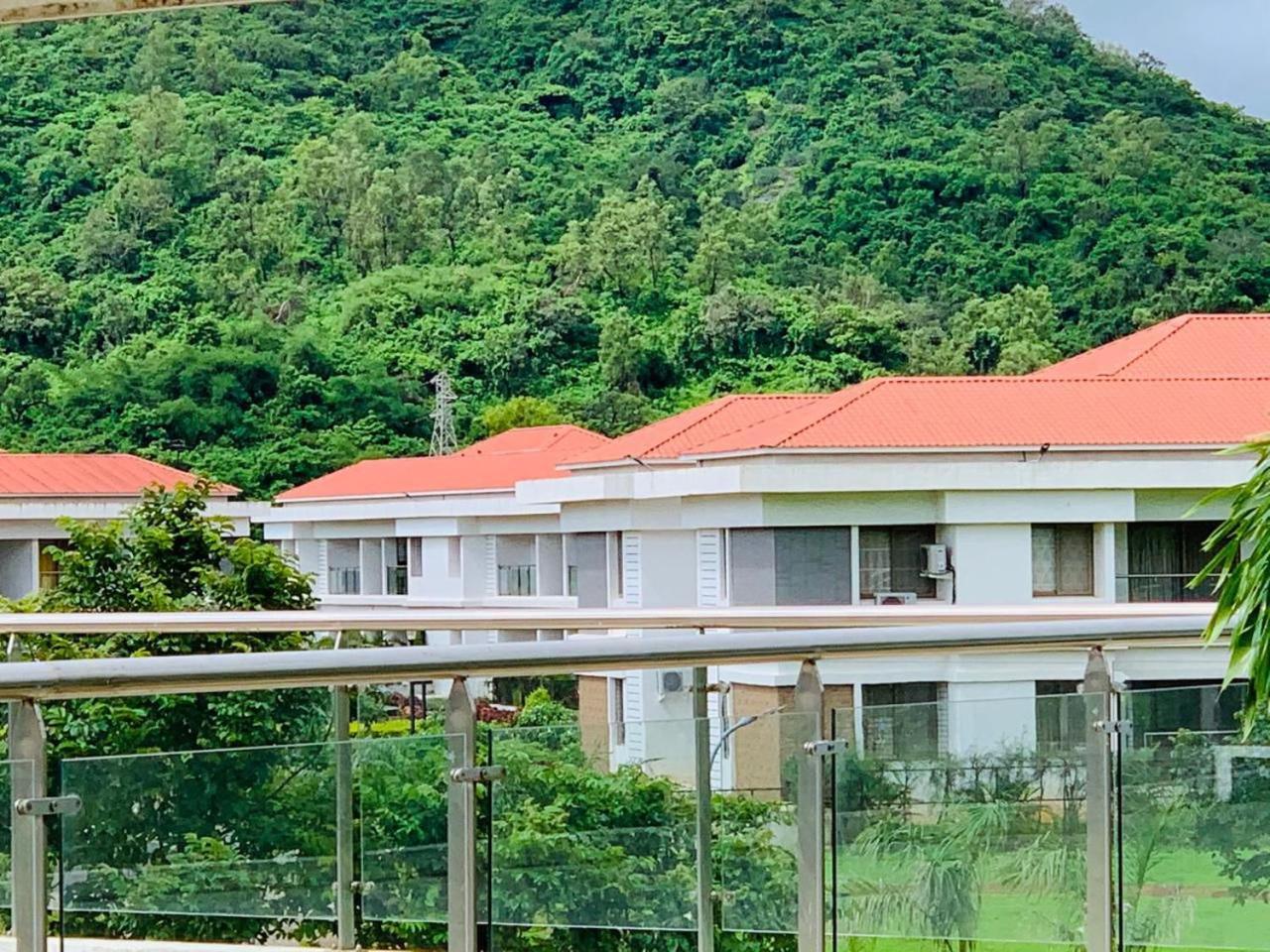 Apartmán Mizzle Exotica Lonavala Exteriér fotografie