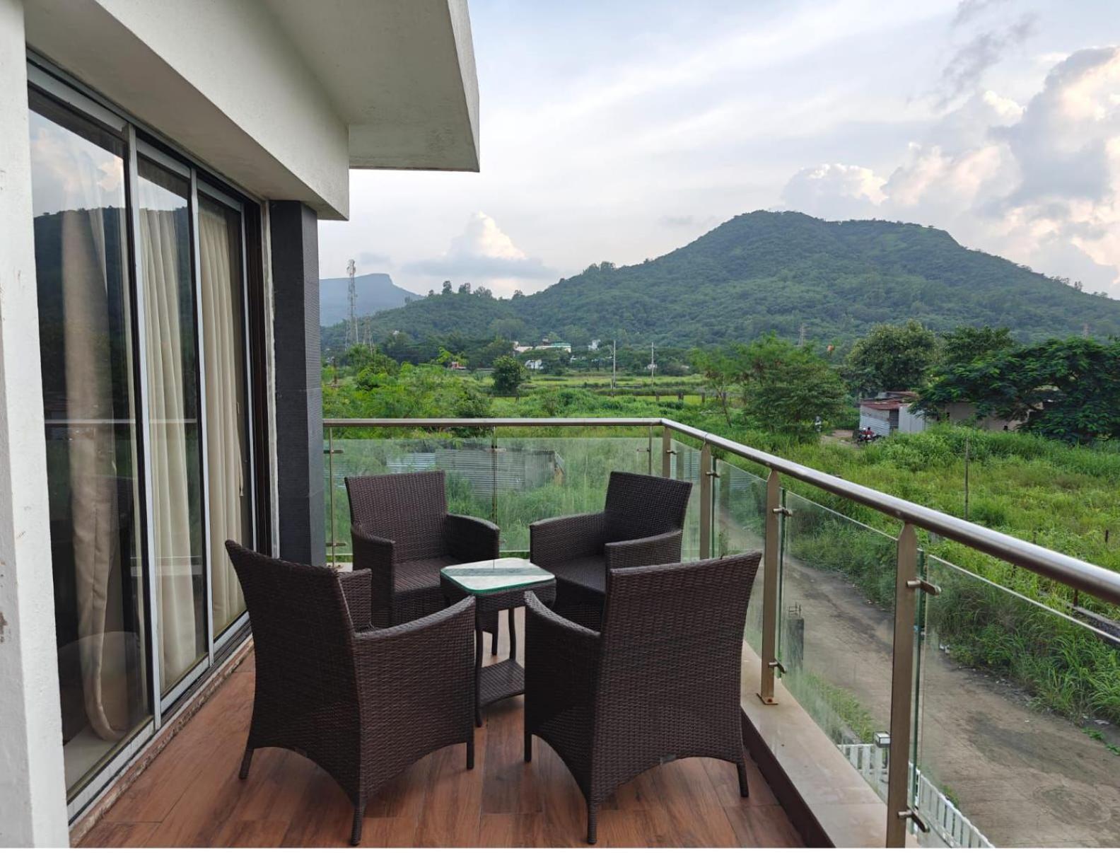 Apartmán Mizzle Exotica Lonavala Exteriér fotografie